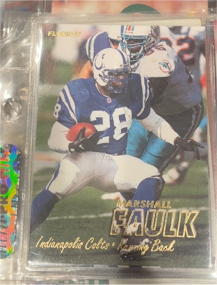 1997 Fleer #29 Marshall Faulk — front