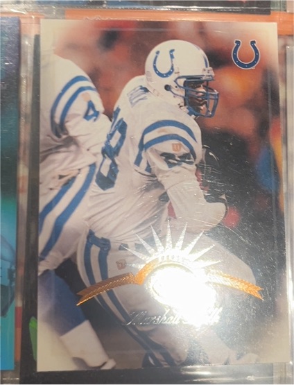 1997 Leaf #16 Marshall Faulk — front
