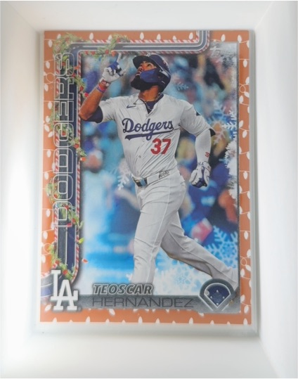 2025 Topps Holiday #H164 Teoscar Hernandez — front