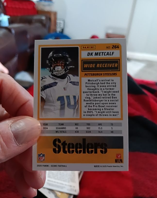 2025 Panini Score #264 DK Metcalf — front