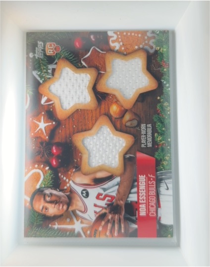 2025-26 Topps Holiday #HSR-22 Nola Essengue — front