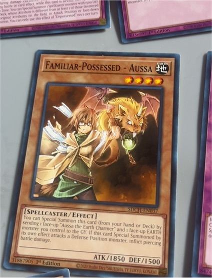 2020 Yu-Gi-Oh! SDC1-EN087 Familiar-Possessed - Aussa — front
