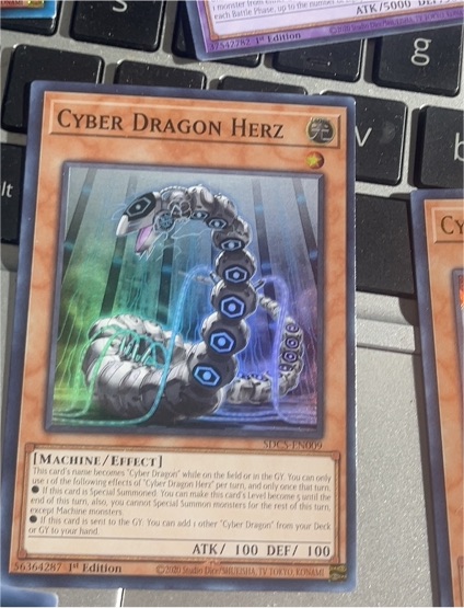 2009 Yu-Gi-Oh! SDCS-EN009 Cyber Dragon Herz — front