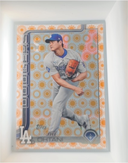 2025 Topps Series 2 #400 Shohei Ohtani Holiday Sun Parallel — front
