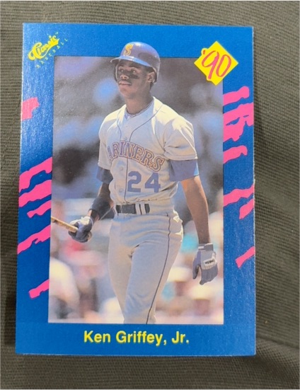 1990 Classic Blue #20 Ken Griffey Jr. — front