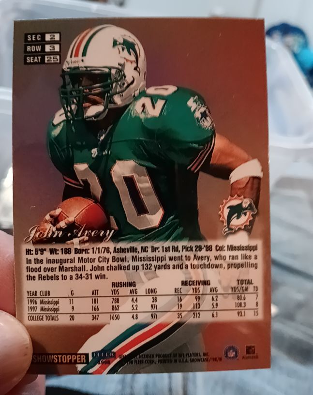 1998 Flair Showcase #25 John Avery Rookie — front
