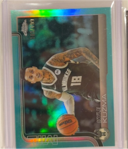 2025-26 Topps Chrome #118 Kyle Kuzma — front
