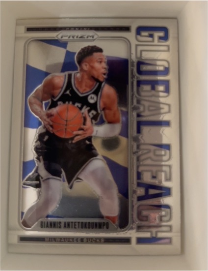2024-25 Panini Prizm #4 Giannis Antetokounmpo — front