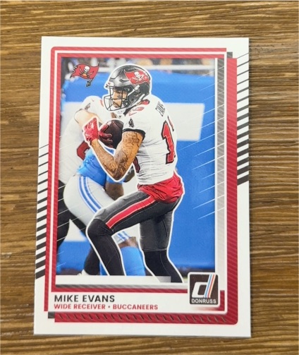 2025 Donruss #11 Mike Evans — front