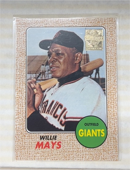 1996 Topps #22 Willie Mays Commemorative Insert — front