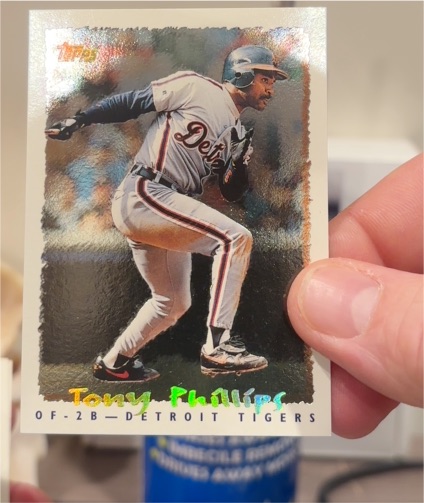 1995 Topps #322 Tony Phillips — front
