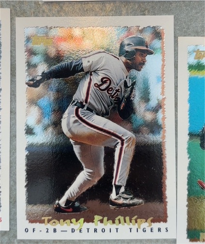 1995 Topps #541 Tony Phillips — front
