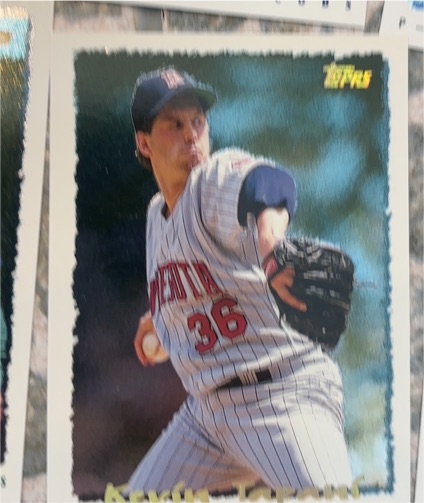 1995 Topps Cyberstats #29 Kevin Tapani — front