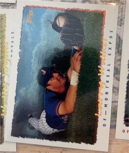 1995 Topps #422 Larry Walker — front