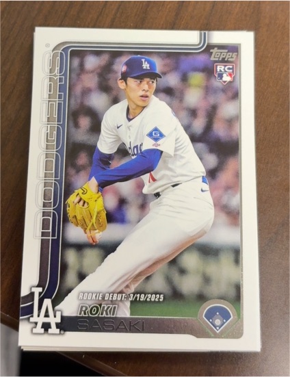 2025 Topps Update #US199 Roki Sasaki — front