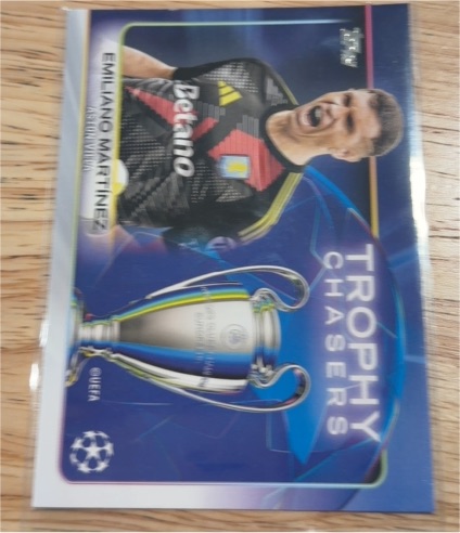 2024-25 Topps UEFA CC #RF-5 Emiliano Martinez Trophy Chasers — front