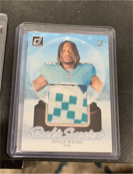 2024 Panini Donruss Rookie Holiday Sweaters #RHS-JWR Jaylen Wright — front