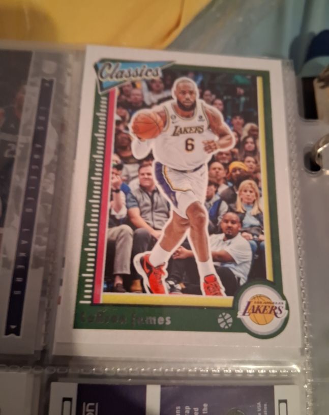 2022-23 Panini Chronicles Classics #648 LeBron James — front