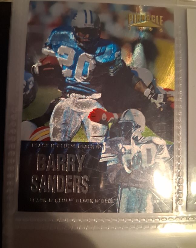 1996 Pinnacle Black 'N Blue #10 Barry Sanders — front