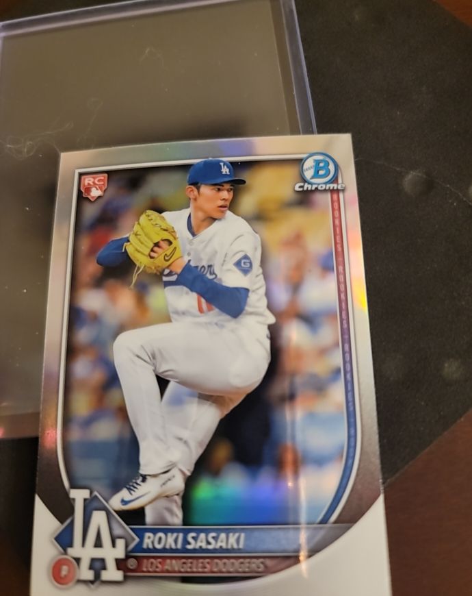 2025 Bowman Chrome #12 Roki Sasaki — front