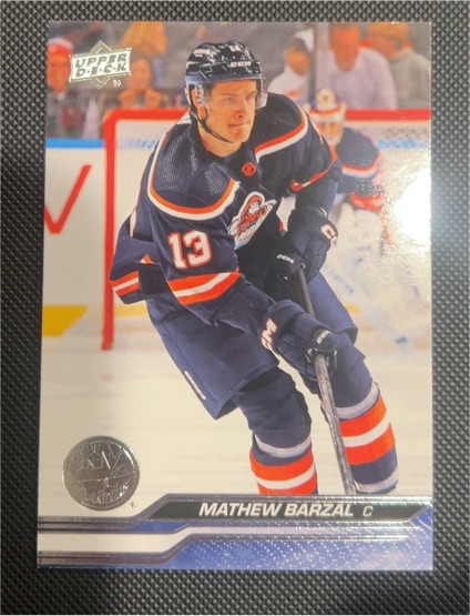 2023-24 Upper Deck Series 1 #118 Mathew Barzal — front