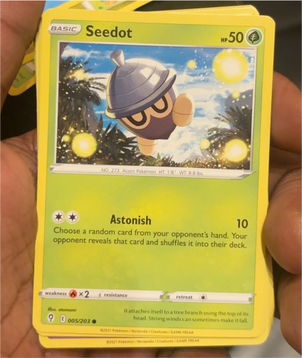 2021 Pokémon Evolving Skies #005 Seedot — front