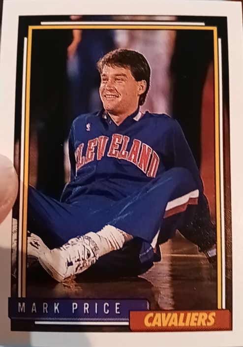 1992-93 Topps #379 Mark Price — front