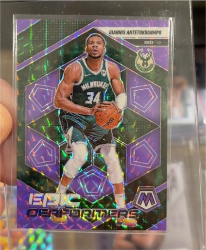 2024-25 Panini Mosaic #7 Giannis Antetokounmpo Epic Performers — front