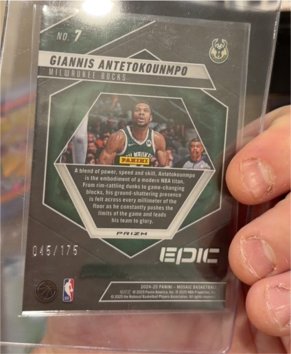 2024-25 Panini Mosaic #7 Giannis Antetokounmpo — front