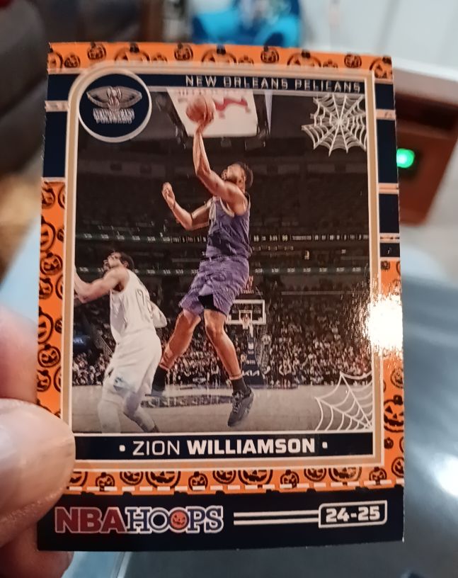 2024-25 Panini Haunted Hoops #110 Zion Williamson — front