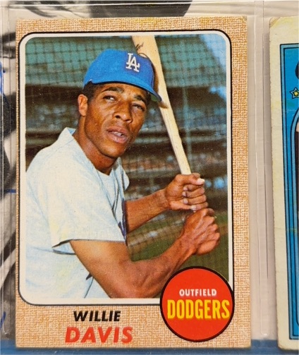 1968 Topps #208 Willie Davis — front