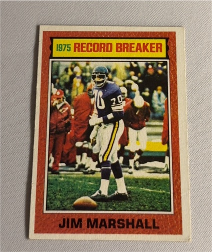 1976 Topps #4 Jim Marshall — front