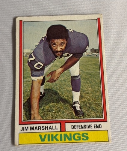 1974 Topps #377 Jim Marshall — front