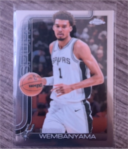 2025-26 Topps Chrome #221 Victor Wembanyama — front