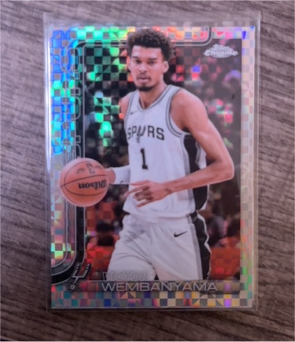 2025-26 Topps Chrome #221 Victor Wembanyama — front