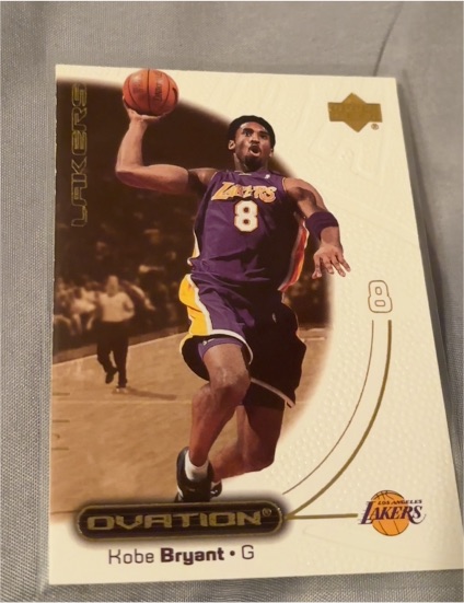 2000 Upper Deck Ovation #8 Kobe Bryant — front
