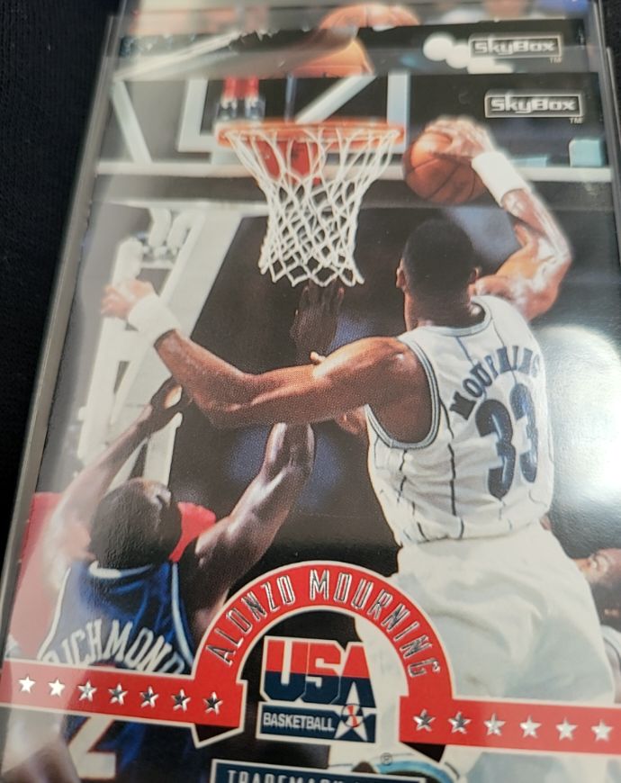 1994 SkyBox USA #5 Alonzo Mourning — front