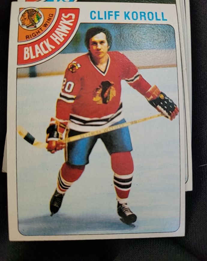 1978 Topps #239 Cliff Koroll Blackhawks — front
