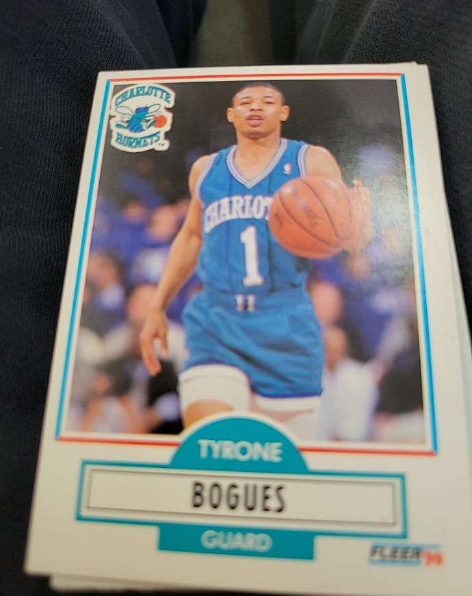 1990-91 Fleer #16 Muggsy Bogues — front