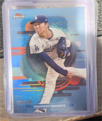 2025 Topps Finest #195 Yoshinobu Yamamoto — front
