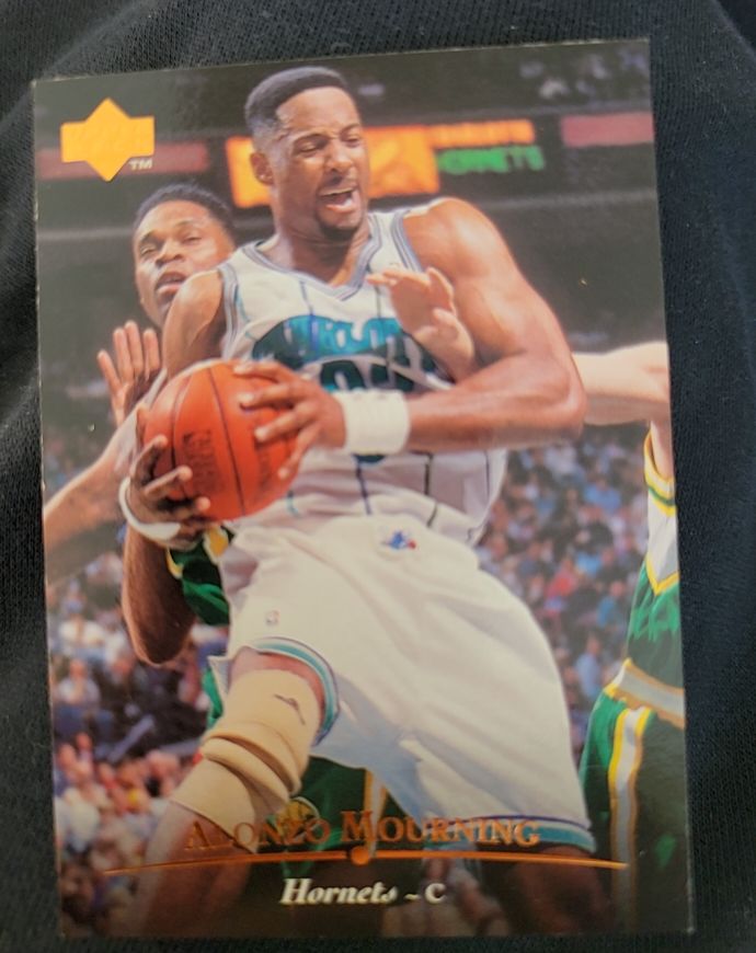 1995-96 Upper Deck #127 Alonzo Mourning — front