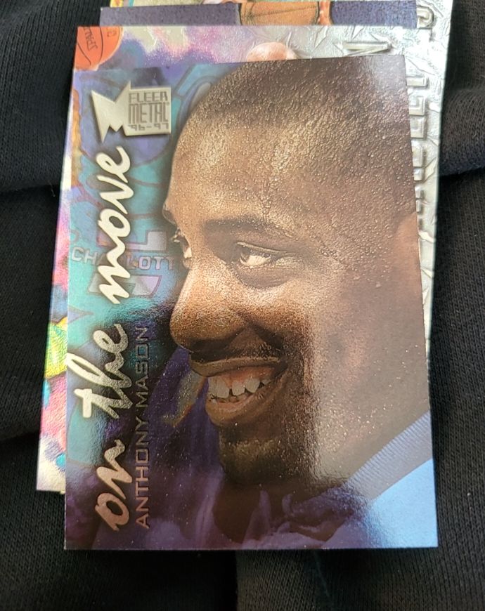 1996-97 Fleer Metal On the Move #117 Anthony Mason — front