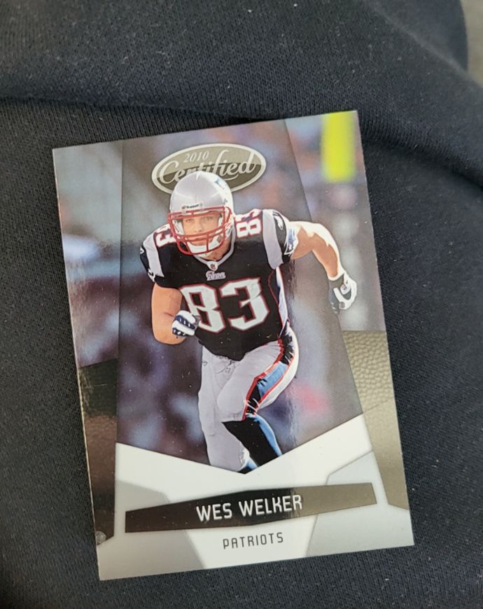 2010 Panini Certified #83 Wes Welker — front