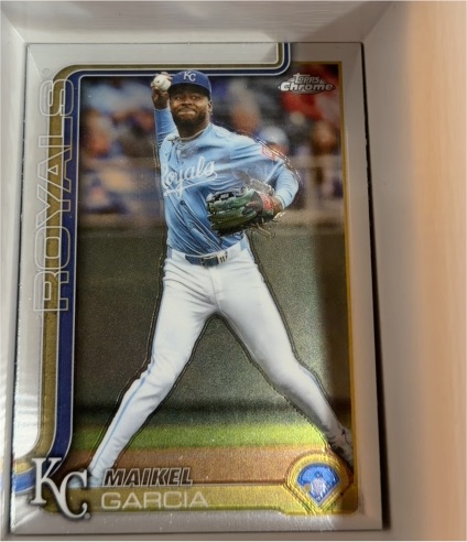 2025 Topps Chrome #135 Maikel Garcia — front
