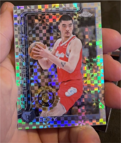 2025-26 Topps Chrome #128 Zach Edey — front