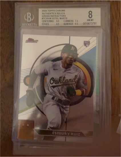 2024 Topps Chrome Authentics Relics Green Refractors Esteury Ruiz — front