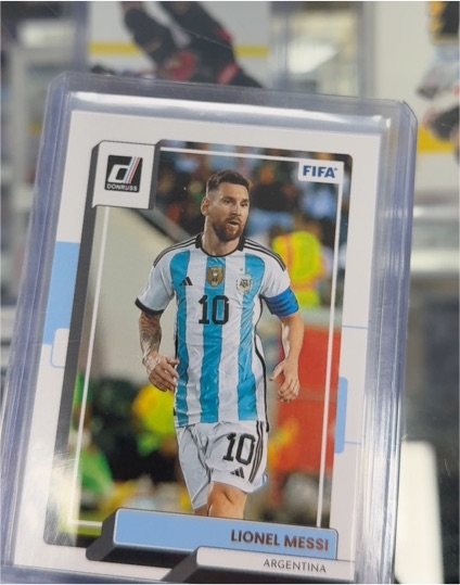 2022-23 Panini Donruss #10 Lionel Messi — front