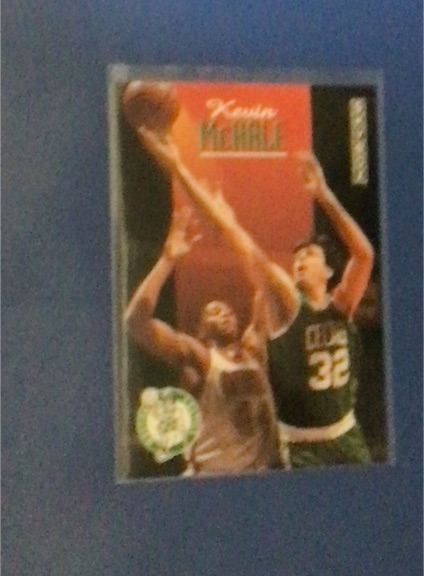1992-93 SkyBox #16 Kevin McHale — front