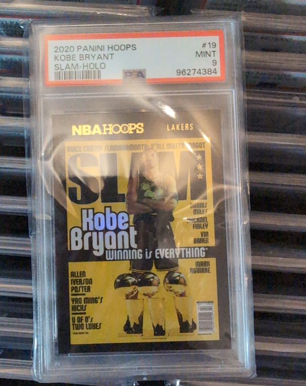 2020 Panini Hoops #19 Kobe Bryant Slam-Holo — front
