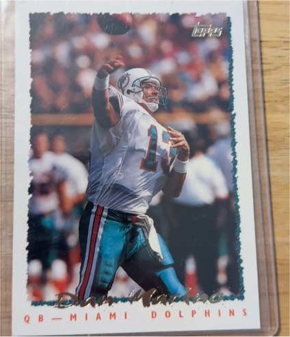 1995 Topps #350 Dan Marino — front